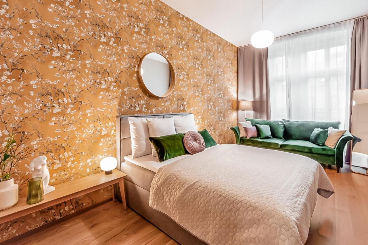 Turnkey I Main Bus Station Apartments Прага Экстерьер фото